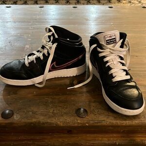 Jordan 1 mid US 6Y